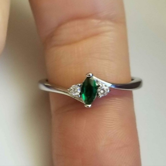 New 18K White Gold Plated Marquise Cut Emerald Diamond Ring for Women - Picture 7 of 9